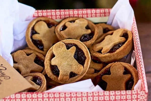 Gingerbread-mince-pies-7060638